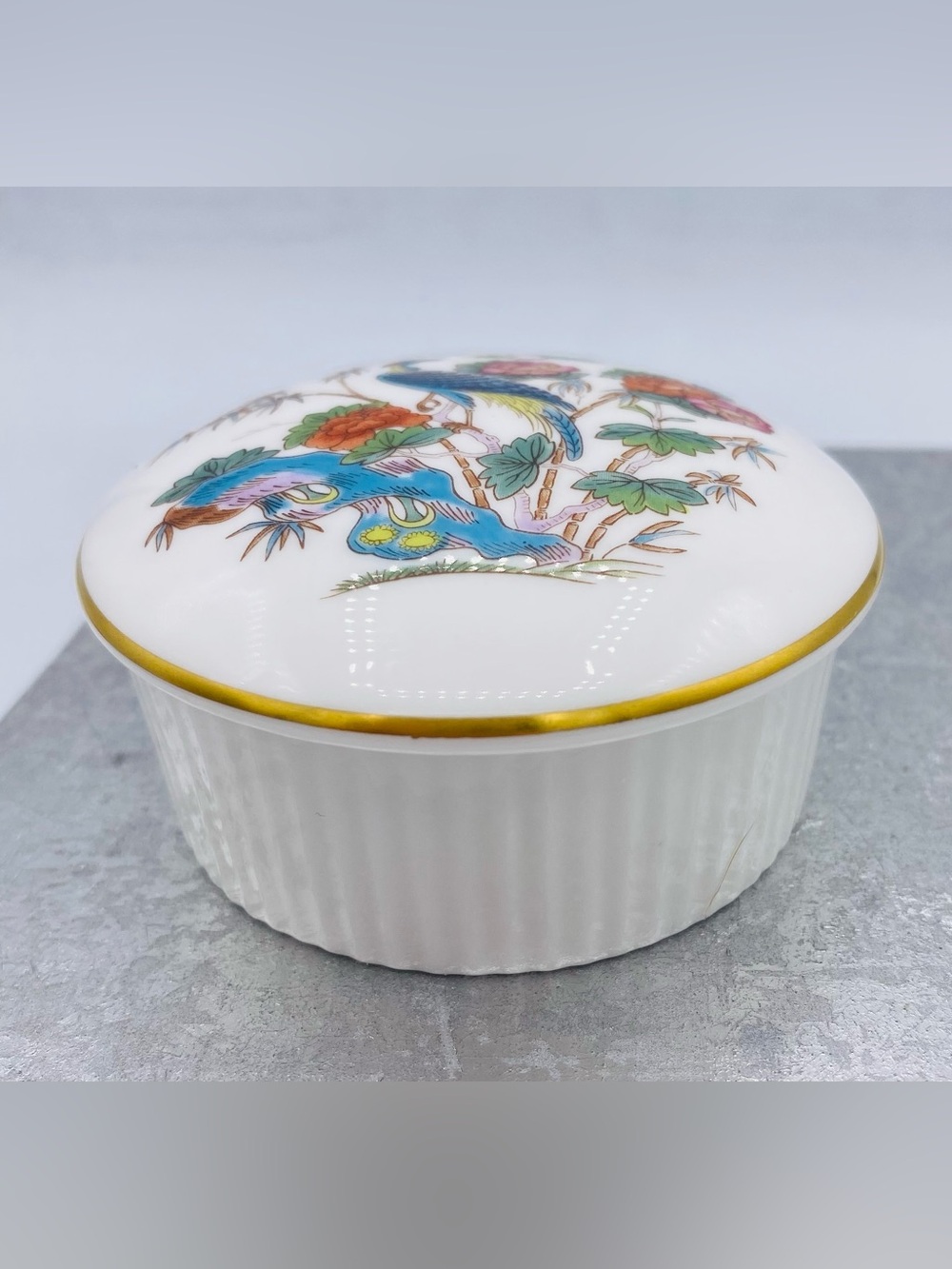 Vintage Wedgwood White Bone China Trinket Box England Kutani Crane Flowers Motif